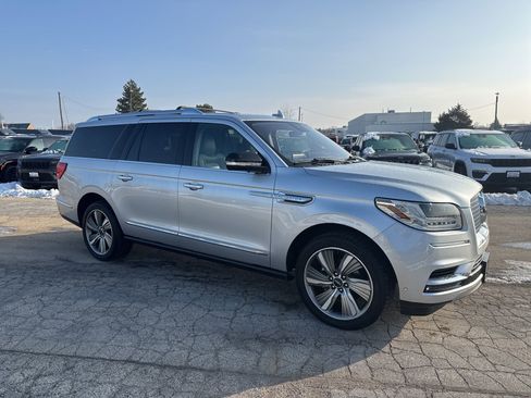 Used 2018 Lincoln Navigator L Reserve w/ Technology Package image 4