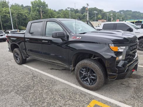 Used 2024 Chevrolet Silverado 1500 Custom Trail Boss AWD/4WD image 2