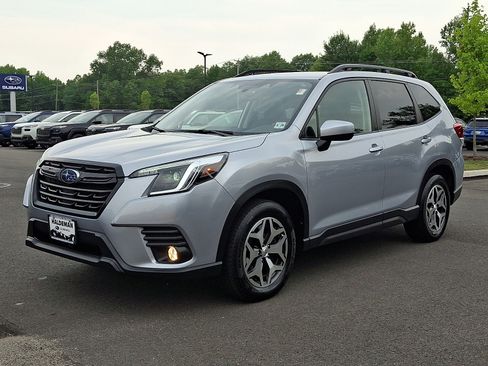 Certified 2023 Subaru Forester Premium AWD/4WD image 3