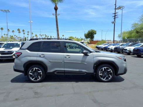 Used 2025 Subaru Forester Limited AWD/4WD image 10