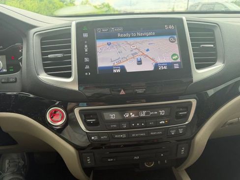 Used 2016 Honda Pilot Touring image 13