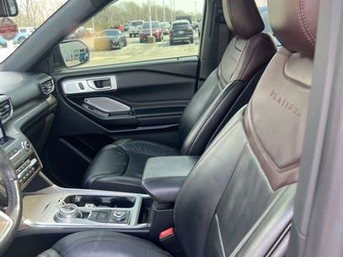 Used 2020 Ford Explorer Platinum w/ Premium Technology Package image 15