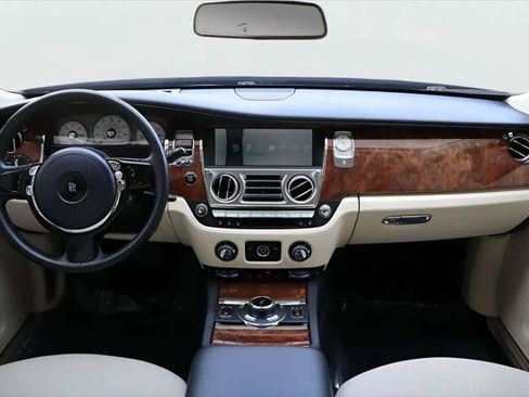 Certified 2014 Rolls-Royce Ghost RWD image 5