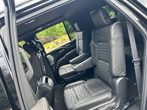 Used 2024 Cadillac Escalade Sport Platinum w/ Heavy-Duty Trailer Package AWD/4WD image 45