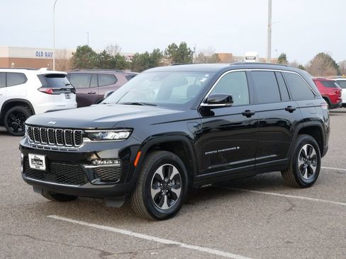 Used 2025 Jeep Grand Cherokee Limited 4xe AWD/4WD image 5