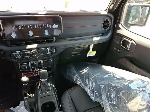 New 2026 Jeep Wrangler Unlimited Rubicon AWD/4WD image 12
