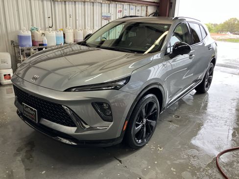 Used 2025 Buick Envision Sport Touring image 1