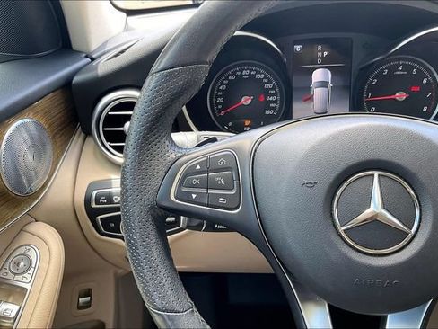 Used 2019 Mercedes-Benz GLC 300 image 18