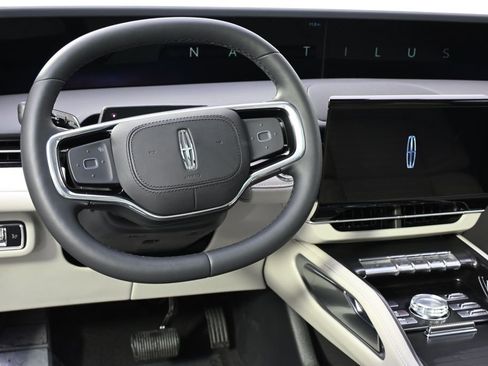 New 2026 Lincoln Nautilus Reserve image 12