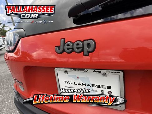Used 2021 Jeep Cherokee Trailhawk w/ Sun, Sound & Nav Group AWD/4WD image 6