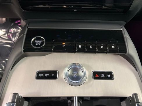 New 2026 Lincoln Navigator L Reserve w/ Jet Appearance Package AWD/4WD image 16