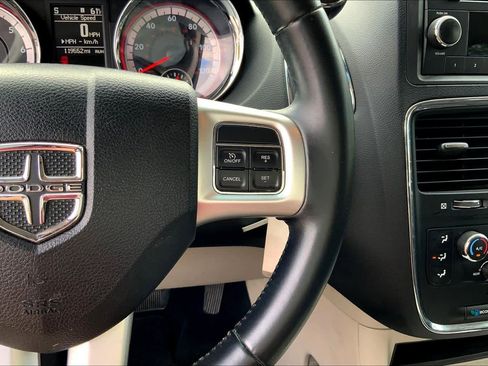 Used 2015 Dodge Grand Caravan SXT w/ Rear Park Assist Package image 23