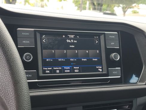 Certified 2023 Volkswagen Jetta S image 23