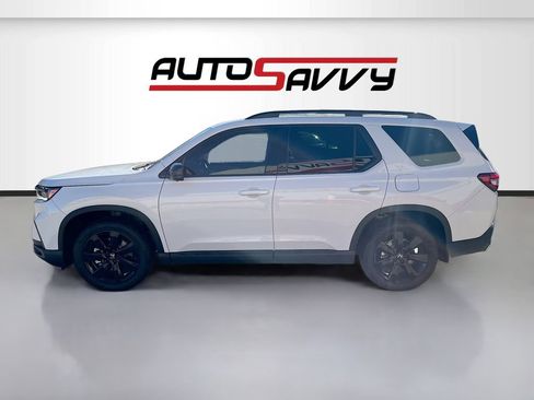 Used 2025 Honda Pilot Black Edition image 4