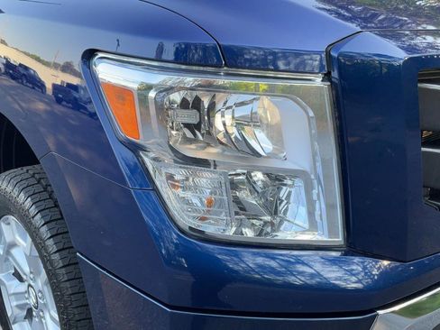 Used 2021 Nissan Titan SV w/ SV Convenience Package AWD/4WD image 31