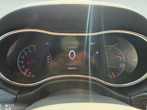 Used 2020 Jeep Grand Cherokee Limited AWD/4WD image 25