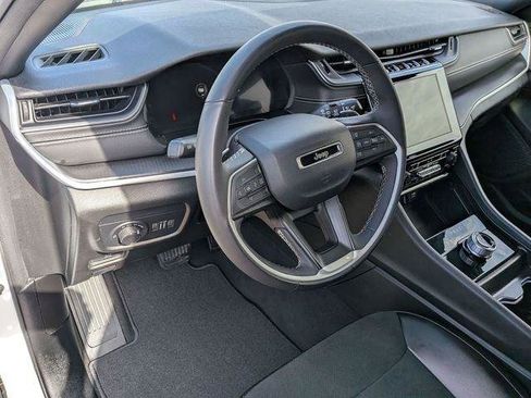 Certified 2024 Jeep Grand Cherokee L Laredo image 11