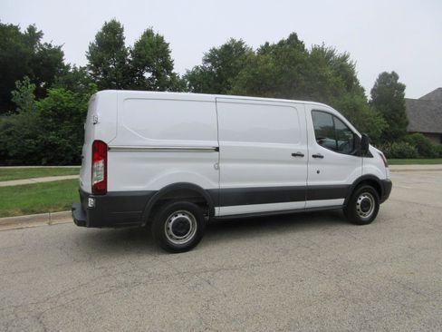Used 2018 Ford Transit 250 130 Low Roof RWD image 15