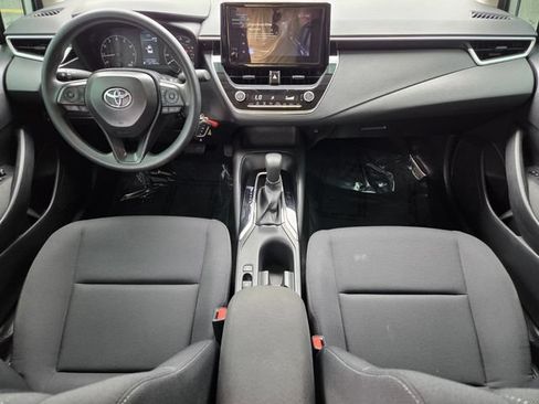 Used 2025 Toyota Corolla LE FWD image 17