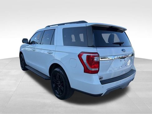 Used 2020 Ford Expedition XLT image 3