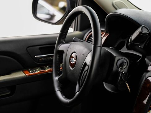 Used 2012 Chevrolet Avalanche LS image 8