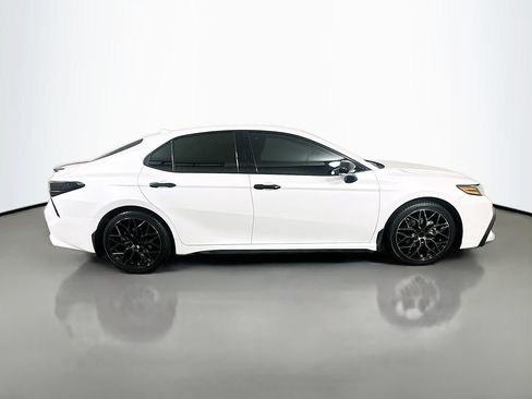 Used 2023 Toyota Camry XSE FWD image 4