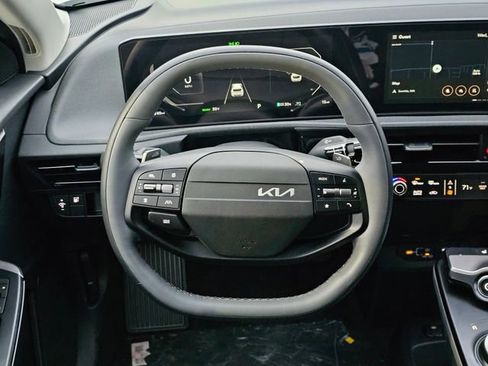 New 2025 Kia EV6 Light w/ Light LR Technology Package image 15