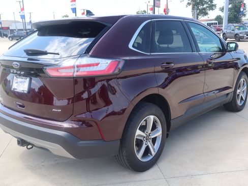 Used 2024 Ford Edge SEL w/ Convenience Package AWD/4WD image 5