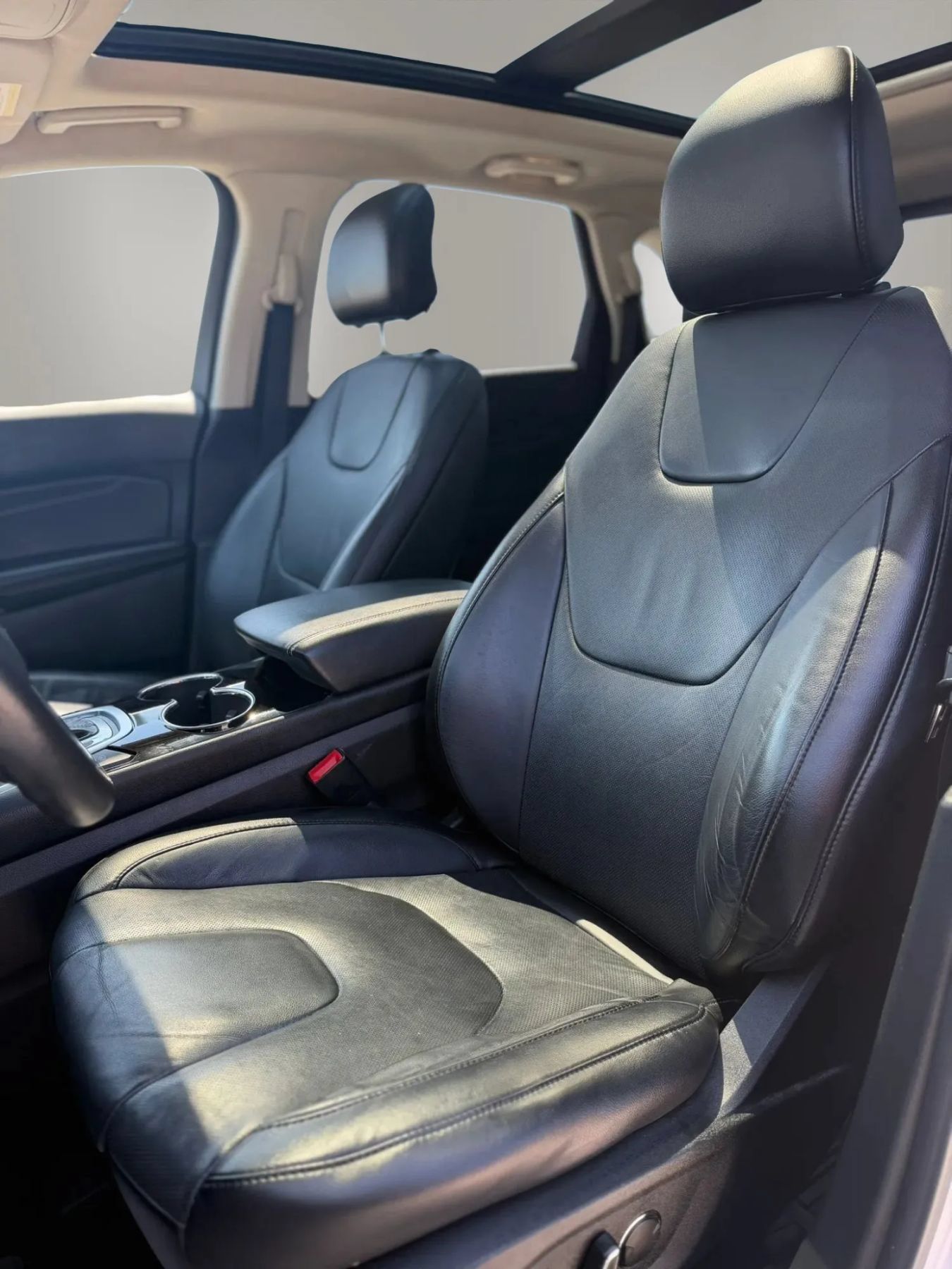 Used 2017 Ford Edge Titanium w/ Equipment Group 301A AWD/4WD image 11