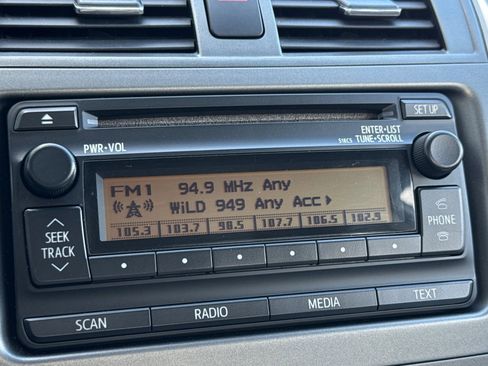 Used 2012 Toyota Corolla LE image 17