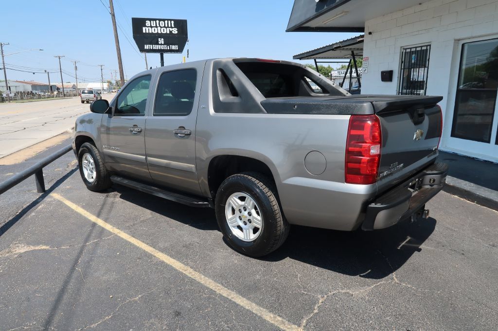 Used 2007 Chevrolet Avalanche LS RWD image 4