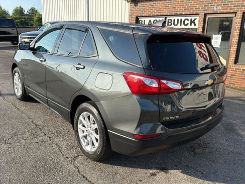 Used 2019 Chevrolet Equinox LS w/ LS Convenience Package FWD image 12