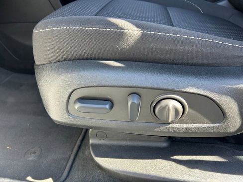 Certified 2023 GMC Acadia SLE w/ Driver Convenience Package image 54