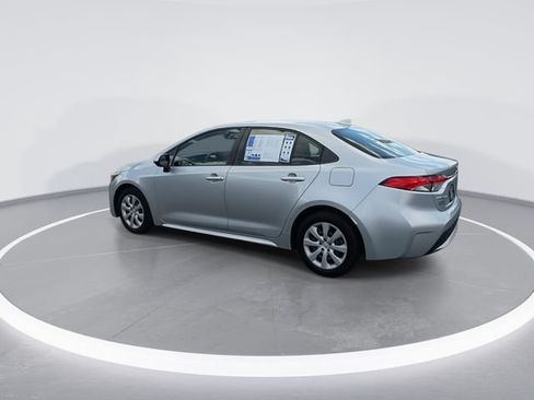 Used 2022 Toyota Corolla LE FWD image 6