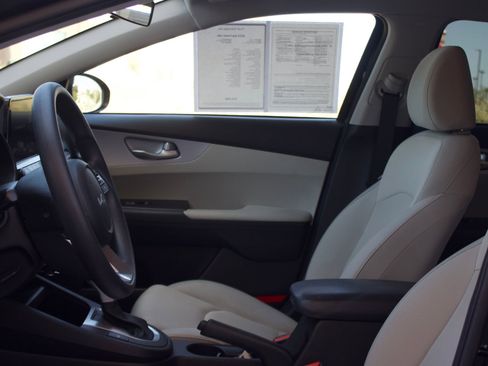 Used 2023 Kia Forte LXS w/ LXS Technology Package FWD image 13