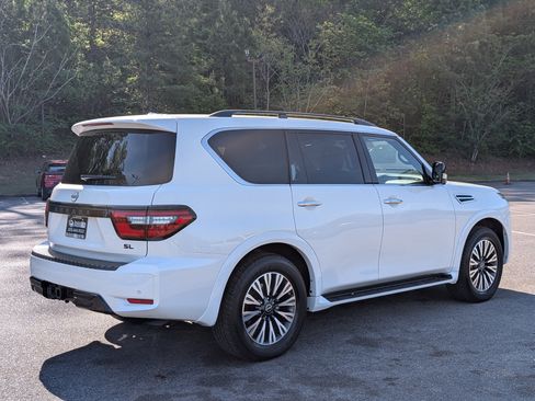 Used 2023 Nissan Armada SL w/ Midnight Edition Package image 9
