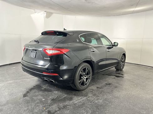 Used 2019 Maserati Levante image 11
