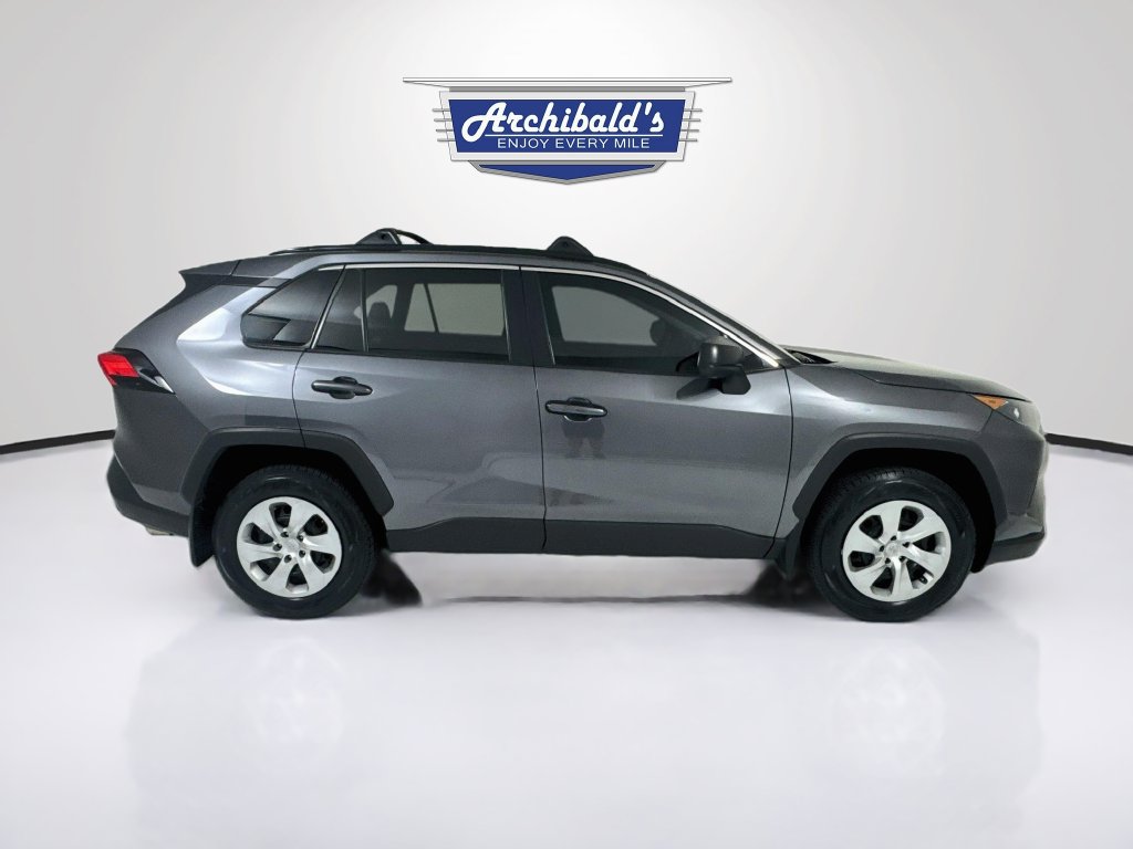 Used 2021 Toyota RAV4 LE AWD/4WD image 9
