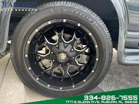 Used 2018 Chevrolet Express 2500 image 37