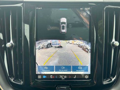 Used 2025 Volvo XC60 B5 Core w/ Protection Package Premier image 29