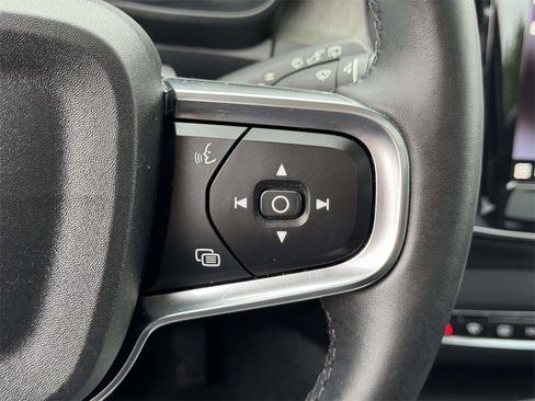 Certified 2023 Volvo XC40 B5 Plus w/ Protection Package Premier image 20