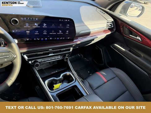 Used 2024 Chevrolet Traverse RS image 24