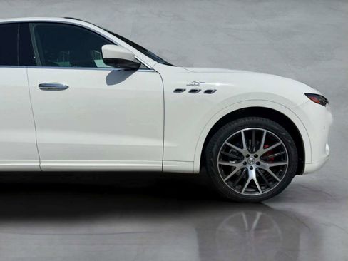 Certified 2023 Maserati Levante GT AWD/4WD image 6