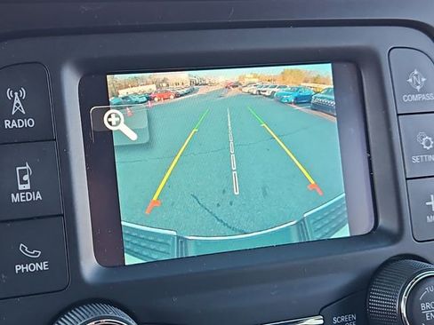 Used 2024 RAM 2500 Tradesman w/ Chrome Appearance Group image 17