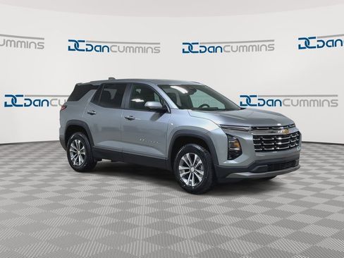 New 2026 Chevrolet Equinox LT w/ Safety and Technology Package AWD/4WD image 2