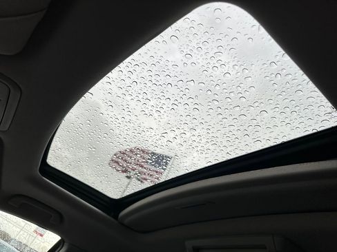 Used 2011 Honda Odyssey Touring image 25