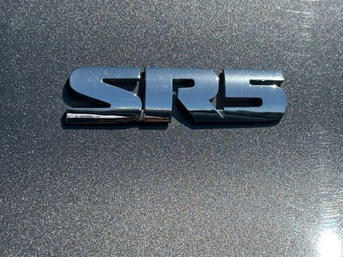 Used 2021 Toyota 4Runner SR5 Premium w/ Moonroof Package AWD/4WD image 9