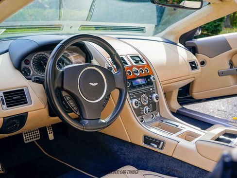 Used 2015 Aston Martin DB9 Volante image 30