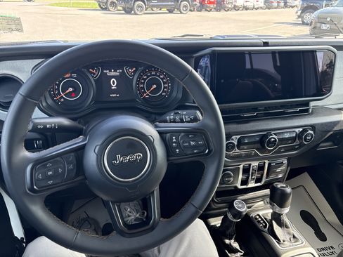 Used 2024 Jeep Wrangler Sport S image 23