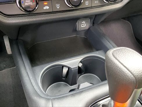 Used 2025 Honda HR-V LX image 35